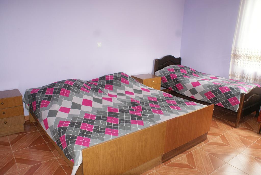 Merabi And Neli Guest House Makhinjauri Zimmer foto