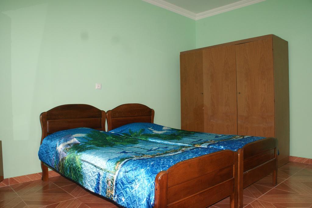 Merabi And Neli Guest House Makhinjauri Zimmer foto