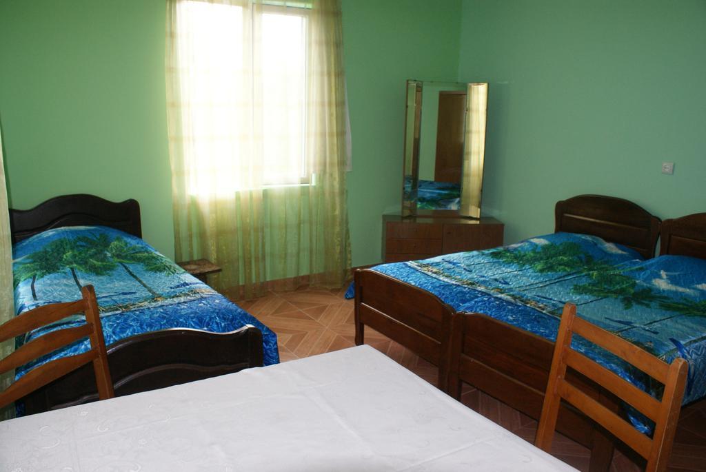 Merabi And Neli Guest House Makhinjauri Zimmer foto