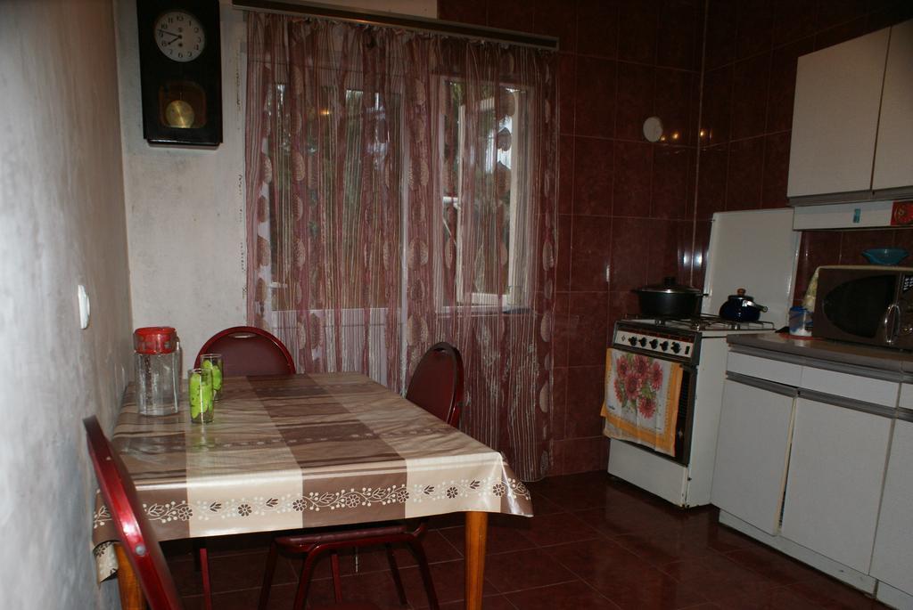 Merabi And Neli Guest House Makhinjauri Zimmer foto