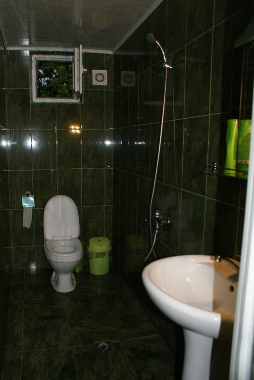 Merabi And Neli Guest House Makhinjauri Zimmer foto